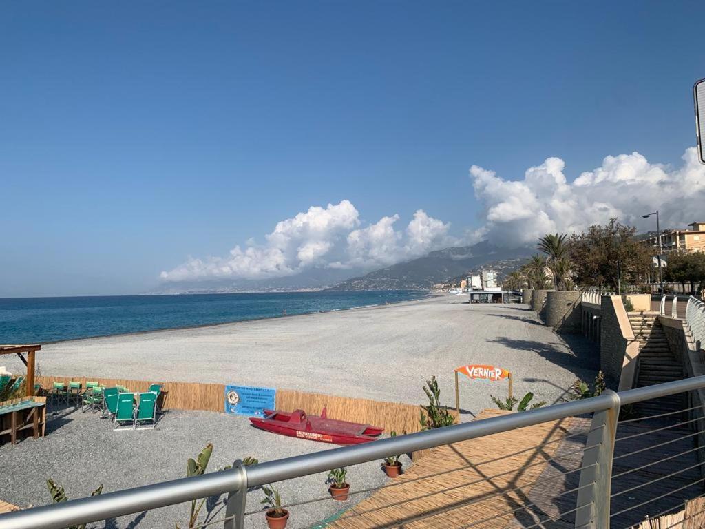 Casa Vacanza! A 50M Dal Mare! Bordighera Exteriér fotografie